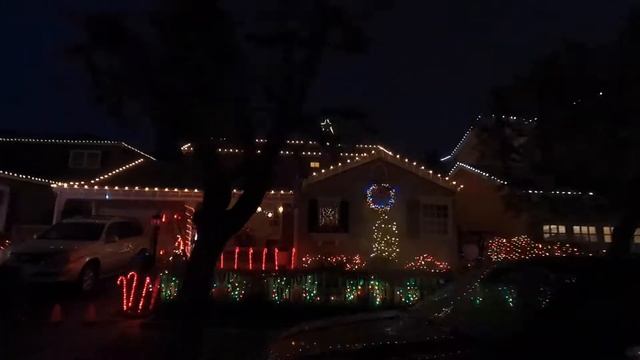 Рождественское украшение домов в Кремниевой Долине смотреть онлайн