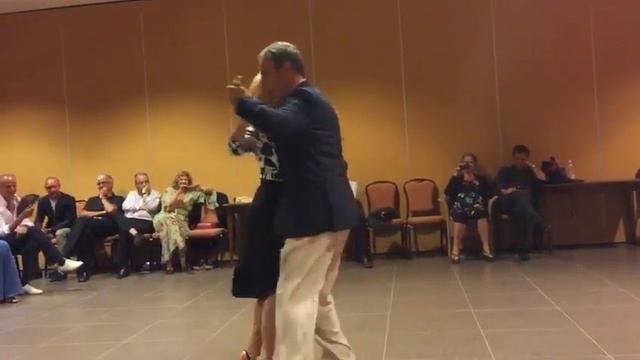 Milonga: La milonga de mis tiempos, Francisco Canaro смотреть онлайн