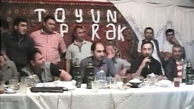 Popuri musiqili meyxana 2014 / Saray смотреть онлайн