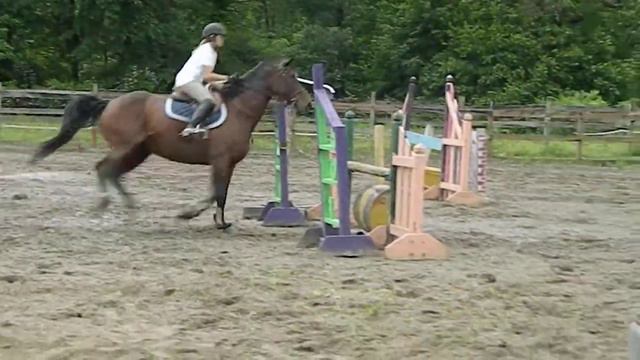 Lolita and Erika working on strong jumper turns смотреть онлайн