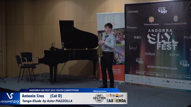 Antonin Cros plays Tango Etude by Astor Piazzolla смотреть онлайн