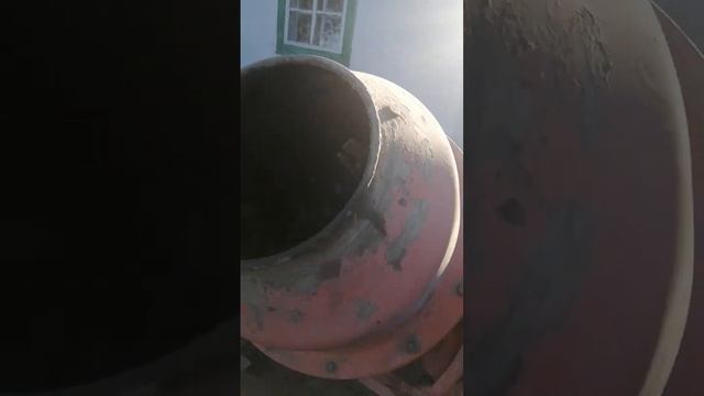 Сынок, вот так работает бетономешалка. смотреть онлайн