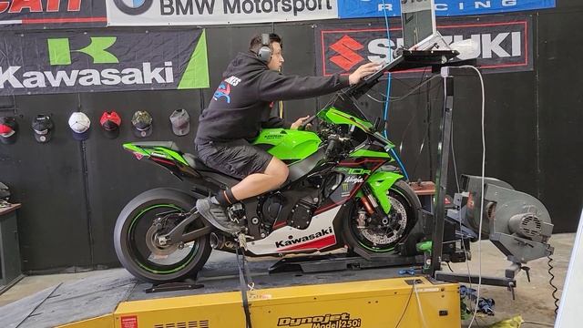2022 Kawasaki ZX10R Dyno run M4 Exhaust at DFW Superbikes смотреть онлайн