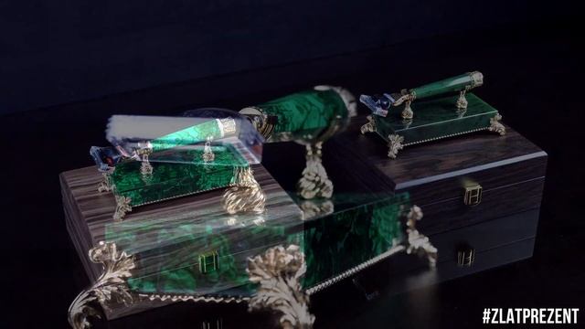 Бритвенные станки из малахита и нефрита | Luxurious razors made of malachite and jade смотреть онлайн