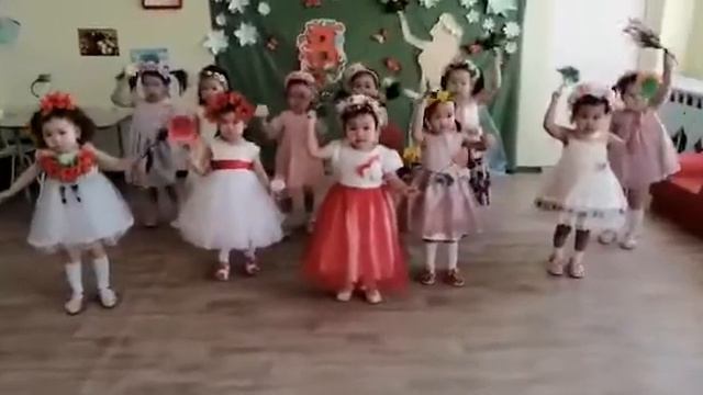 «Танец цветочков» ранняя группа смотреть онлайн