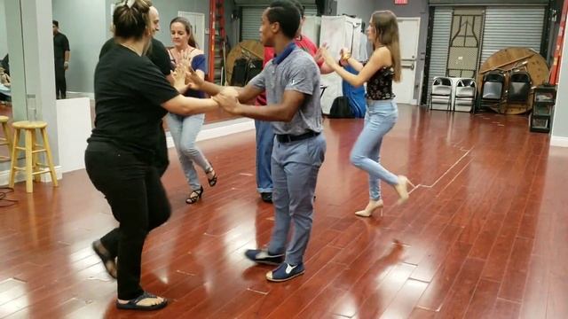 6/30/19 Bachata Con El Pelon Class - Casino Rueda - Social Dancing смотреть онлайн