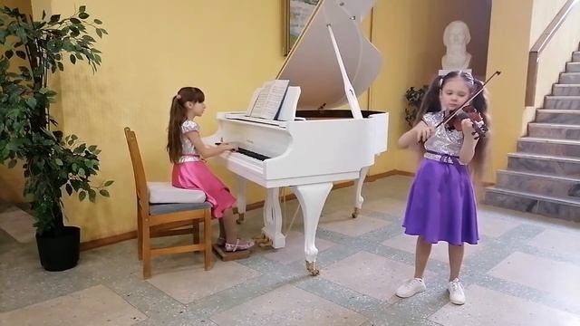 Инструментальный дуэт: Махонько Арина и Рыбинская София, г.Светлогорск, Беларусь (8-11 лет) смотреть онлайн