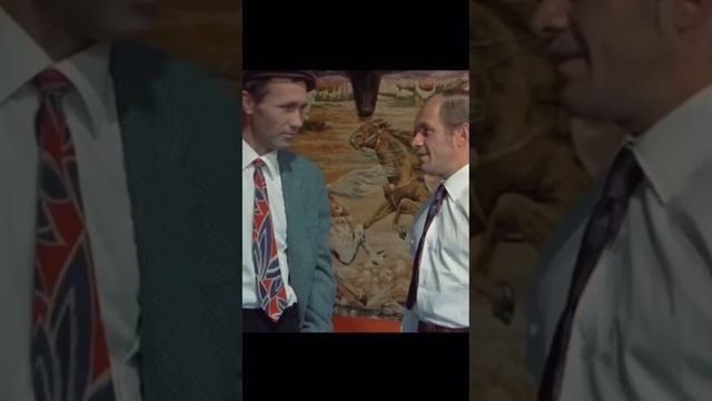 И снова о "голой вечеринке" смотреть онлайн