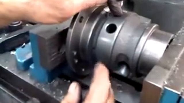Ray Vallero milling exit oil holes in super diff смотреть онлайн