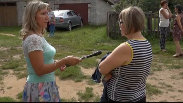 в Красной Поляне старое дерево упало на автомобиль смотреть онлайн