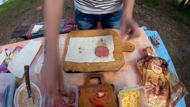 Конвертики из лаваша Готовим на костре смотреть онлайн