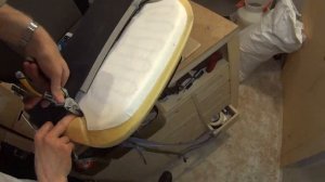 Замена подогрева сидений VW POLO SEDAN 2011 часть 2