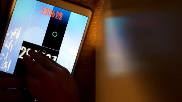 FIRST HUMAN TO CLEAR IMPOSSIBLE HUGE NOTE IN PIANO TILES 2 EVER!!!! (3 HOURS GAMEPLAY)