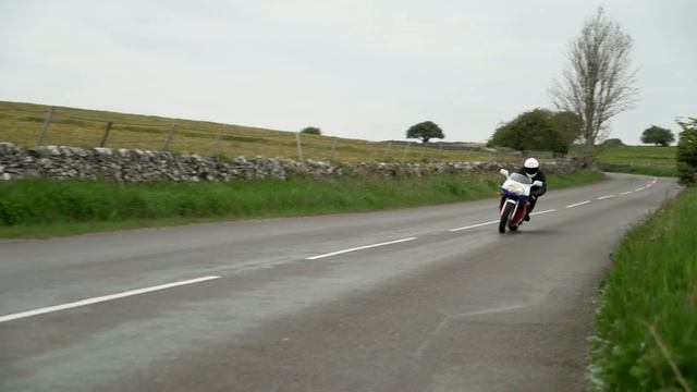 Bike World Dream Rides | Honda VFR750R RC30 Ridden смотреть онлайн