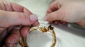 Браслет на проволоке с памятью (133)/Браслет из бусин/Мастер Класс