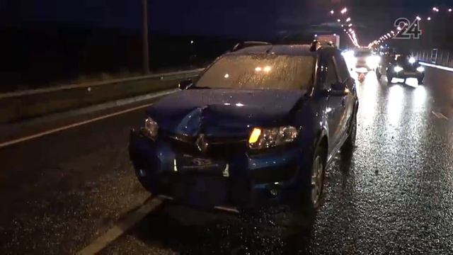 На улице Залесной столкнулись четыре машины: пострадали пассажирка и грудной ребенок смотреть онлайн