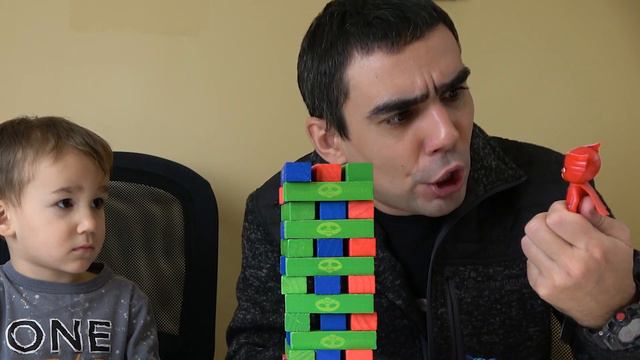 Игрушки Герои в масках и настольная игра Дженга. Видео для детей смотреть онлайн