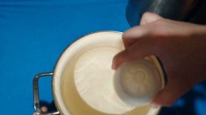 Как нагреть сцеженное молоко. Как размораживать сцеженное молоко правильно.