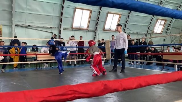 Бүлүү улууһун Халбаакы нэһилиэгэр V өрөспүүбүлүкэтээҕи КИКБОКСИНГ турнирын БАСТАКЫ КҮНЭ смотреть онлайн
