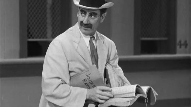 A Day at the Races 1937 720-HD.mkv.mp4 смотреть онлайн