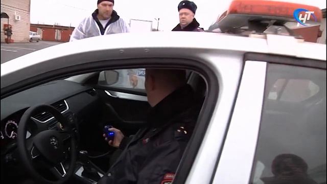 Автопарк новгородской Госавтоинспекции пополнился новыми машинами смотреть онлайн