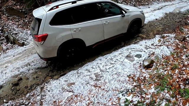 Жесткий горный ледяной подъем. Off-road Карпаты. Часть 4. смотреть онлайн