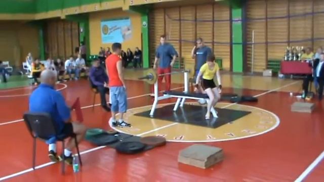 Бурыкина Александра 13 лет жмет штангу 47,5 кг смотреть онлайн
