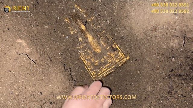 Treasure Hunter Find Valuable Chest Using Gold Legend смотреть онлайн