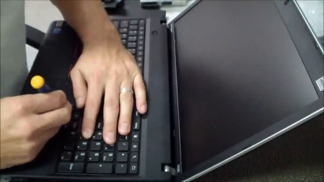 Lenovo E530 AC DC Power Jack Repair смотреть онлайн