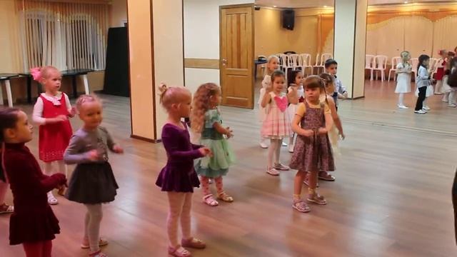 Бальные Танцы . Лизе 4 года 1 часть смотреть онлайн