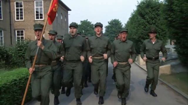 I don't know but I've been told... смотреть онлайн