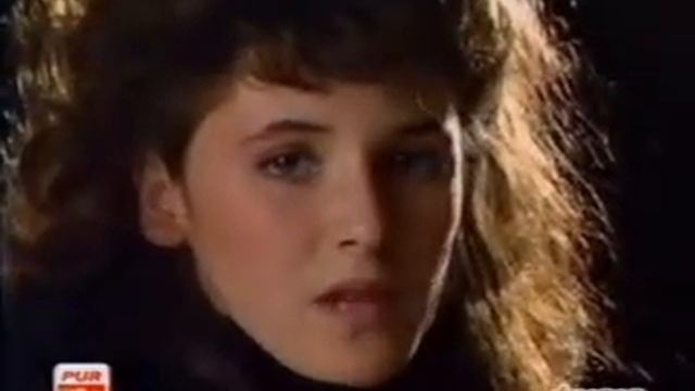 Elsa - T'en Va Pas смотреть онлайн