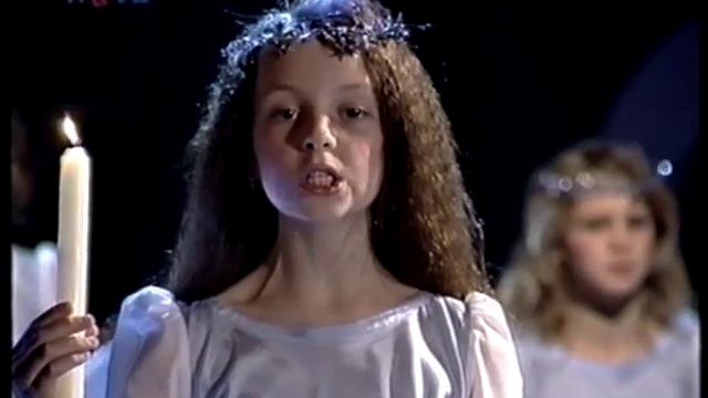 26. 12. 2004 - Klánovický dětský sbor Claireton Chorale v pořadu Vánoční Natočto! смотреть онлайн