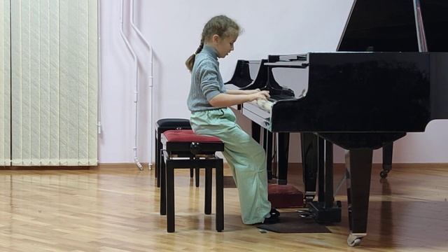 Храмова Анна, 7лет.М.Глинка.Полька. смотреть онлайн