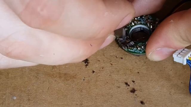 Не вращается один из кулеров видеокарты ATI HD7970. Замена или удастся отремонтировать?