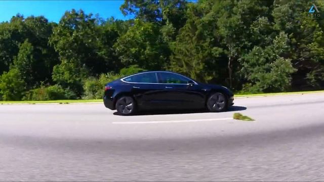 That Observed Moment: Tesla model 3 vs Zeekr 007 смотреть онлайн