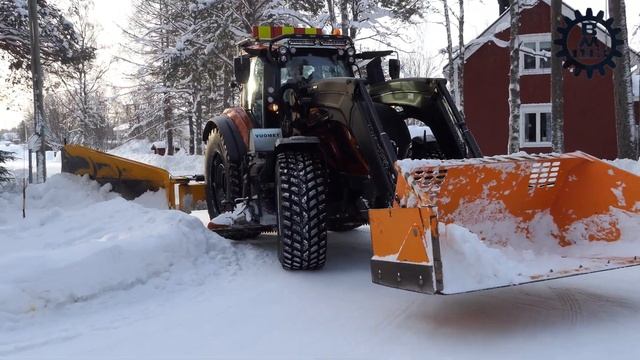 Snow clearing - Valtra T254 Cutting snowbanks with a sideplow ,clear Streets winter 2021 смотреть онлайн