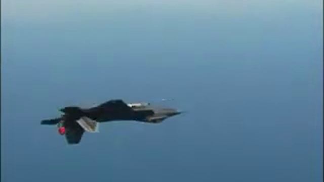 F-22 Raptor firing a missile смотреть онлайн