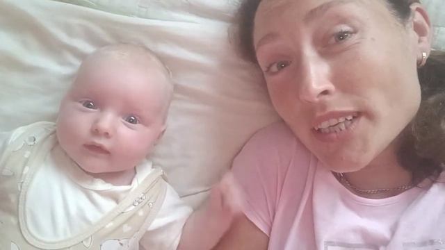 2-х месячная доченька подпевает смотреть онлайн