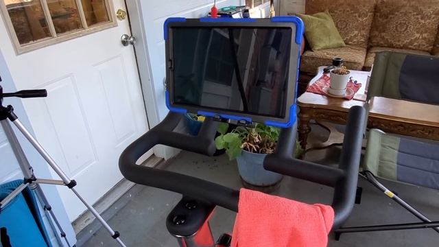 Sunny Health and Fitness Bike using the Peloton App. смотреть онлайн