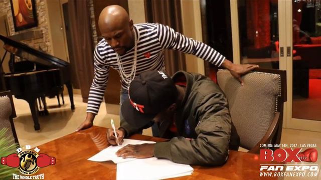 FLOYD MAYWEATHER SIGNS OLYMPIAN RICHARDSON HITCHINS! Lisa ReGriffin смотреть онлайн