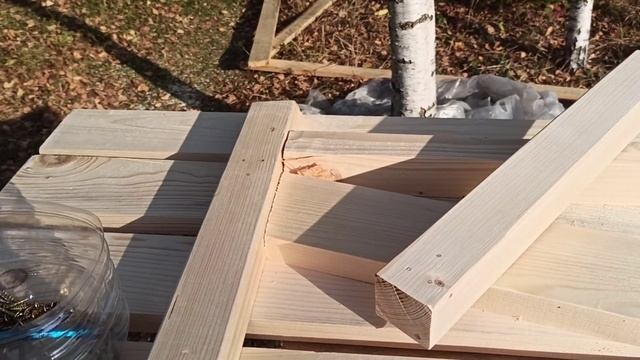 ОТКИДНАЯ КРОВАТЬ ДЛЯ ДАЧИ. СТРОПИЛА УСТАНОВЛЕНЫ. ДАЧНЫЙ ВЛОГ. смотреть онлайн