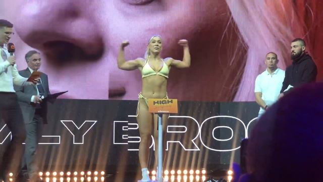 AMBER O’DONNELL SHOVES EMILY BROOKE AT WEIGH IN - KINGPYN BOXING
