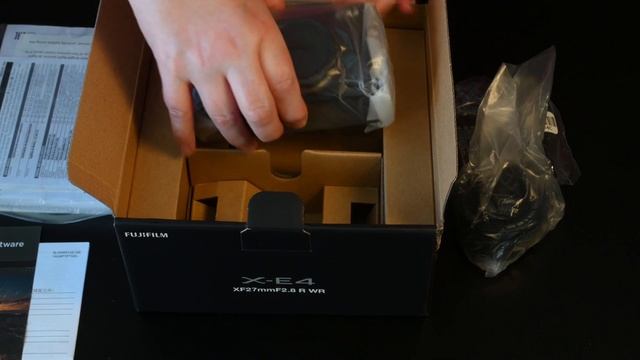 RAW: Unboxing Fujifilm X-E4 смотреть онлайн