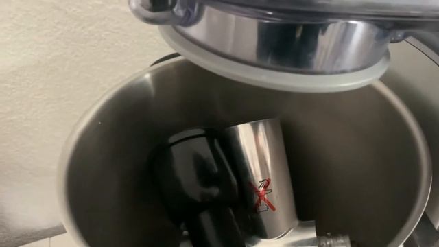 КАК СМОЛОТЬ В ПОРОШОК ЯИЧНУЮ СКОРЛУПУ смотреть онлайн