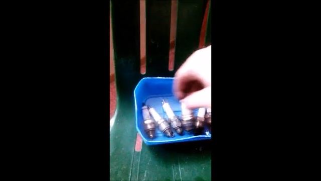Очищаем свечи от нагара с помощью уксуса смотреть онлайн