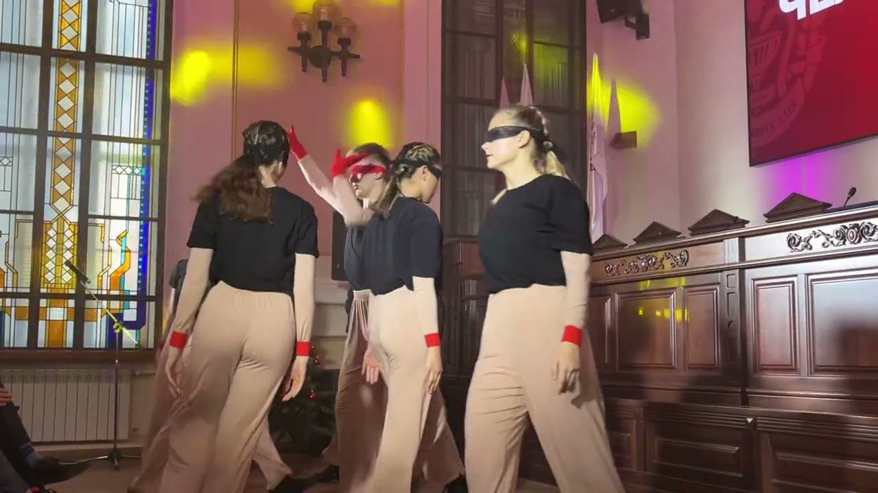 Бэк «Человек года» смотреть онлайн