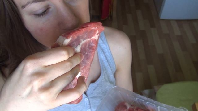 Стейк из свиной шейки Мираторг / Pork Steak Miratorg — Food Unpack&Review смотреть онлайн