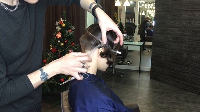 Школа ШТЭРН | Стрижка: комбинация квадратная линия + градуировка смотреть онлайн