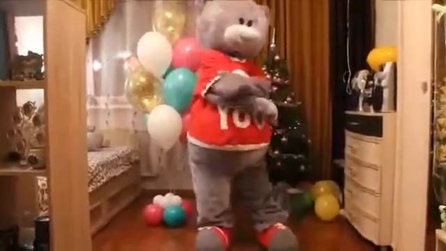 Танцуй под Бузову с нашим Теддиком! смотреть онлайн